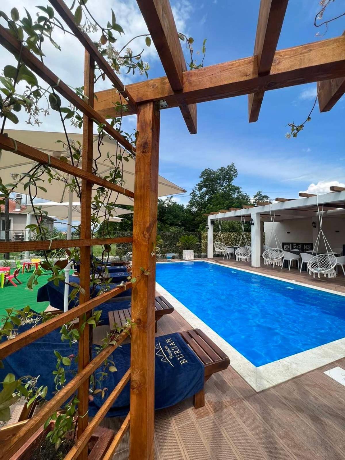 Burzan Bungalovi Podgorica Exteriör bild